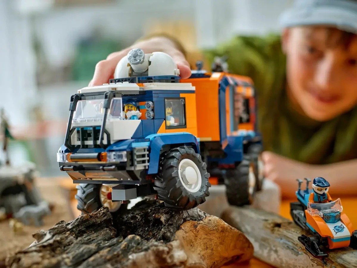 Creative 60471 Explorer Truck  - مراجعة Outdoor Adventure Birthday Party وسعره